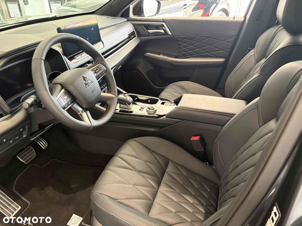 Mitsubishi Outlander Black Edition - 11