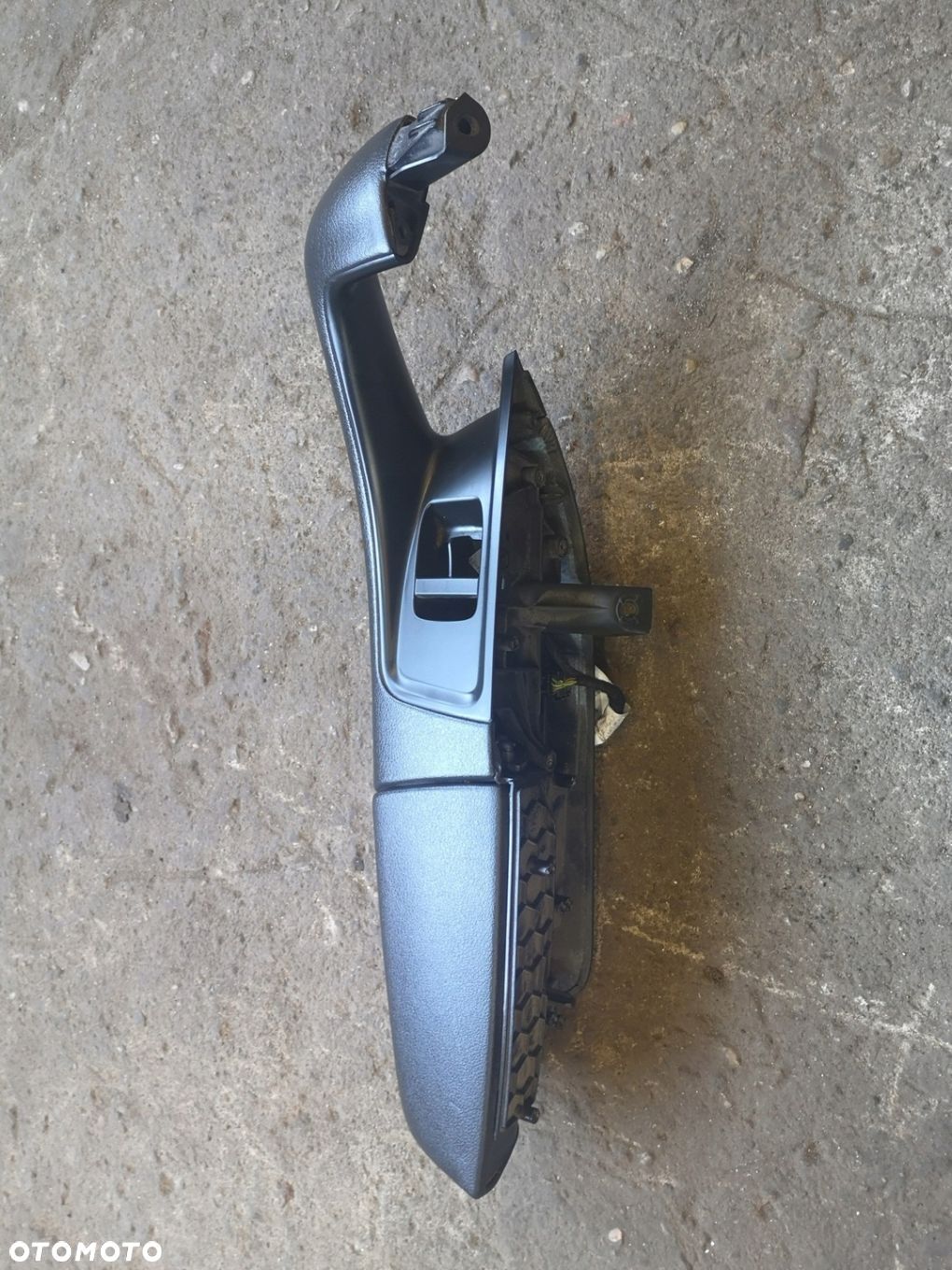 AUDI A8 D4 PODŁOKIETNIK DRZWI TYŁ PRAWY 4H0867364 - 1