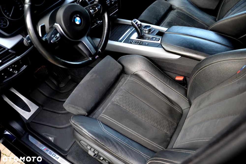 BMW X5 M M50d - 15