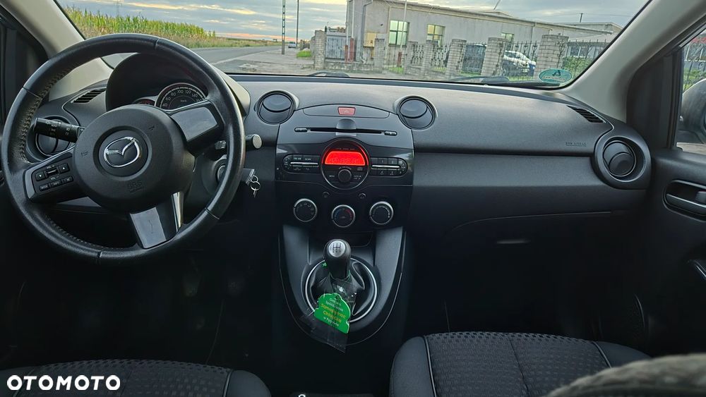 Mazda 2 - 7