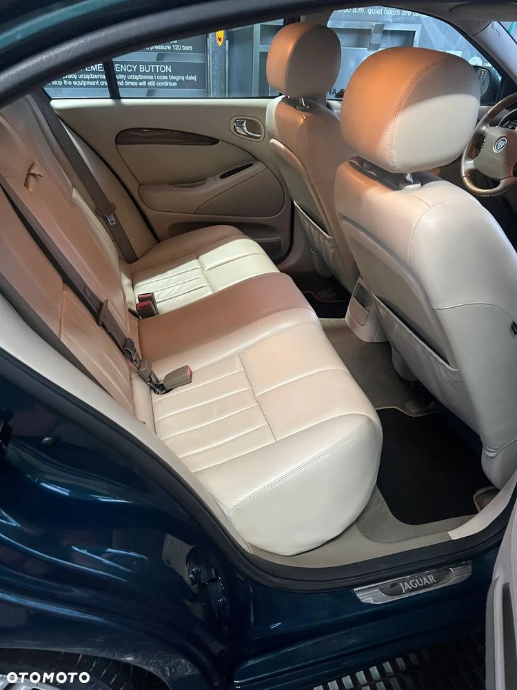 Jaguar S-Type 2.5 V6 Executive - 10
