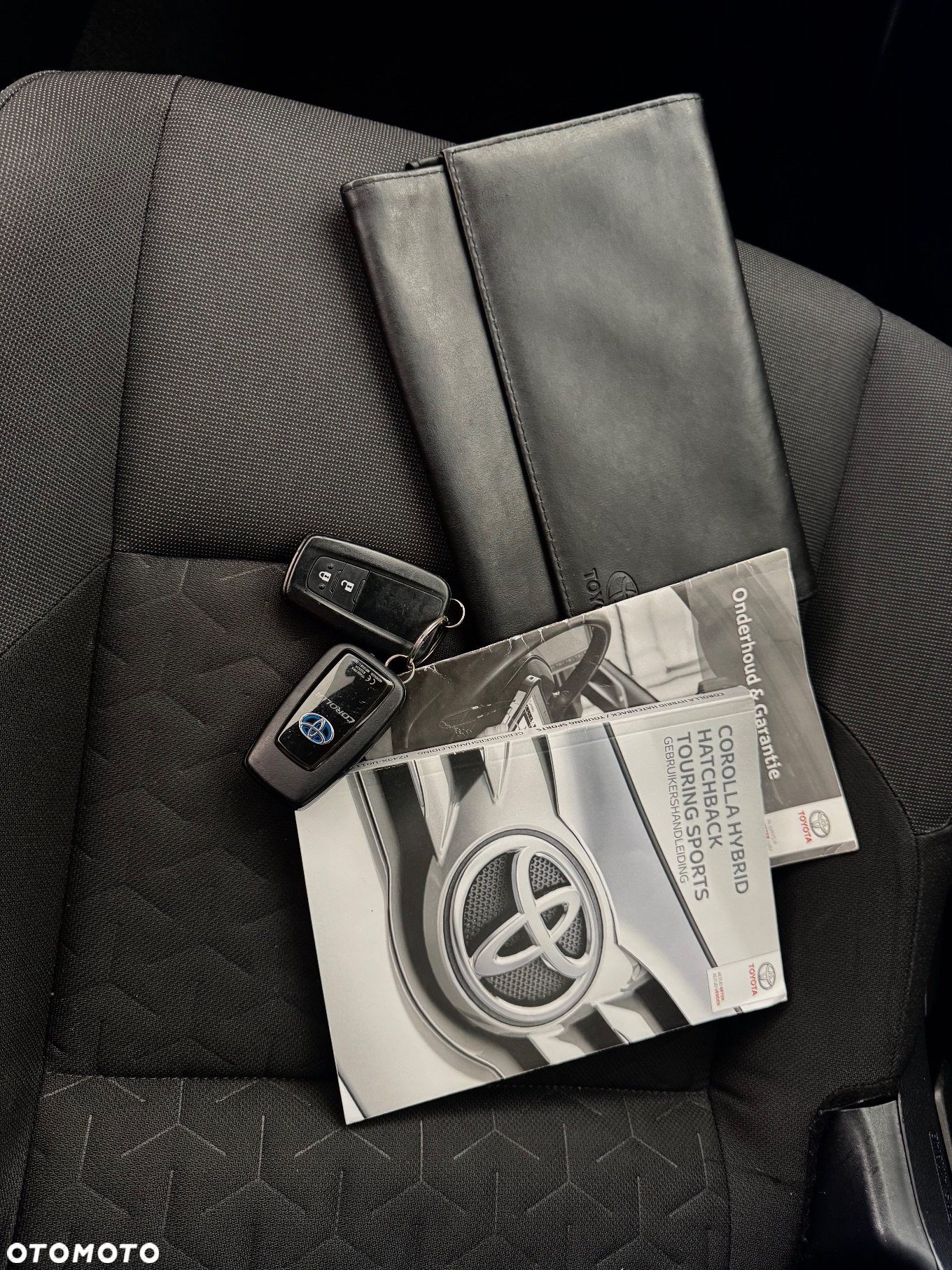 Toyota Corolla 1.8 Hybrid Comfort - 36