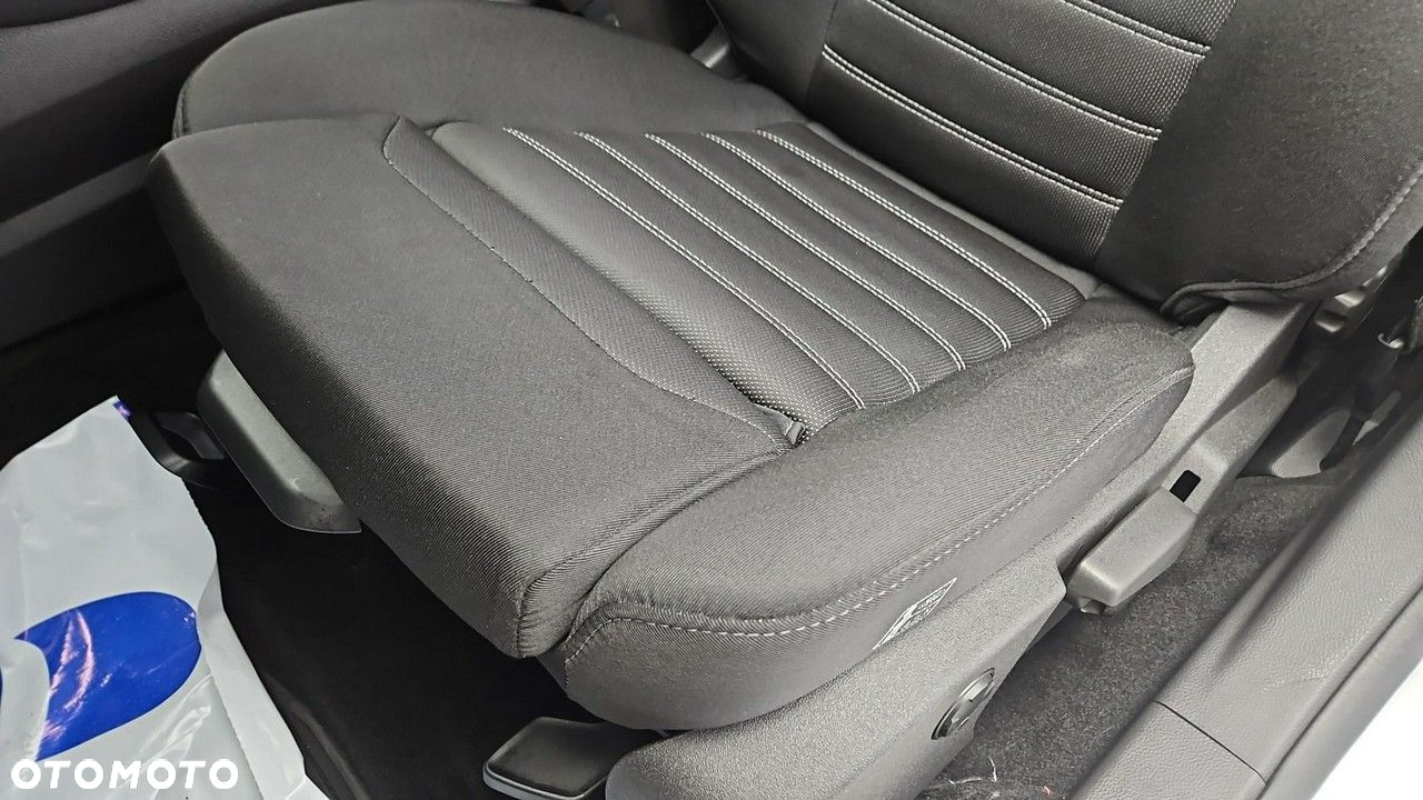 Ford Mondeo 2.0 Hybrid Trend - 12