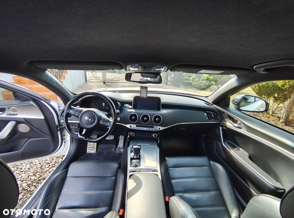 Kia Stinger 2.0 T-GDI GT Line - 23