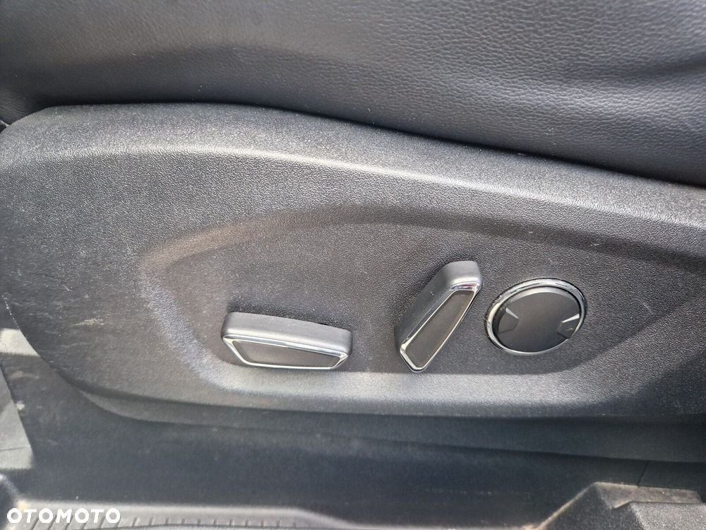 Ford S-Max 2.0 TDCi 4WD Titanium PowerShift - 35