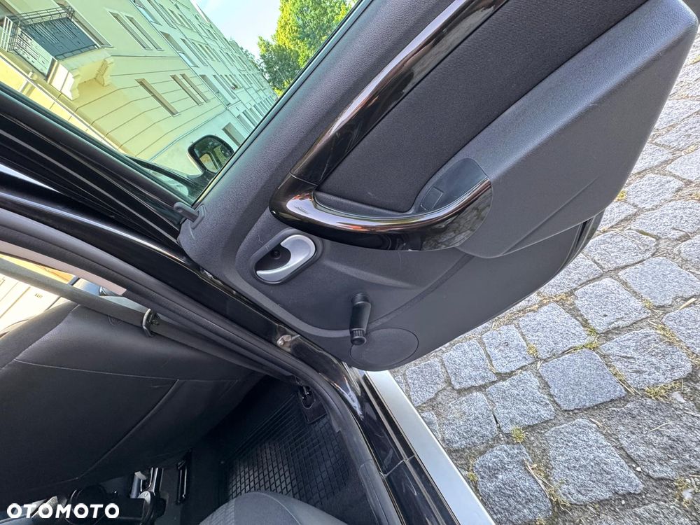 Dacia Duster 1.6 16V 4x2 Laureate - 11