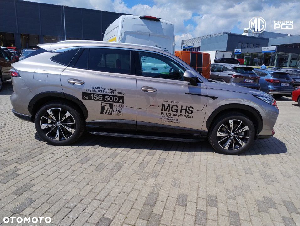 MG HS - 4