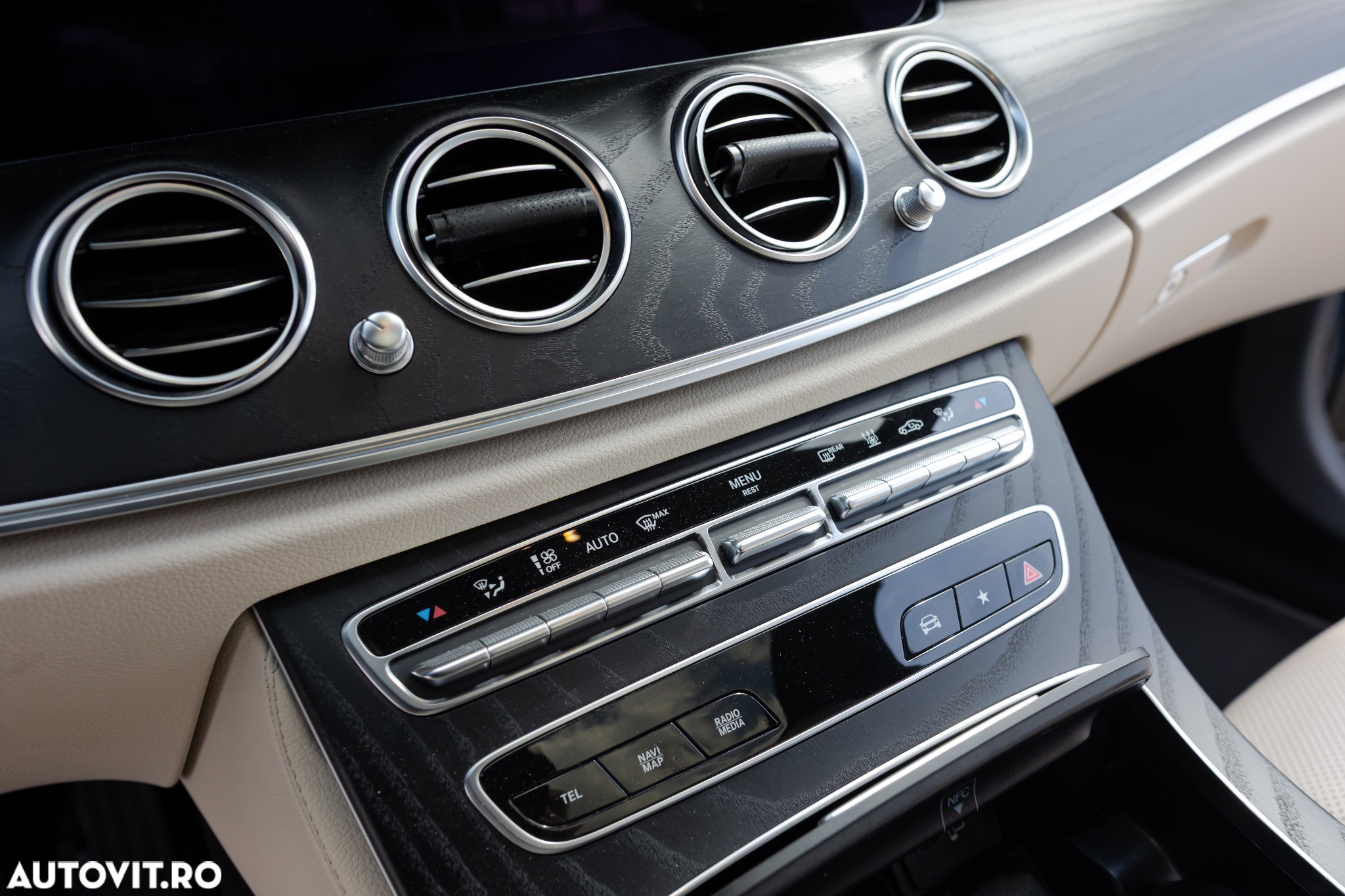 Mercedes-Benz E 300 9G-TRONIC AMG Line - 28