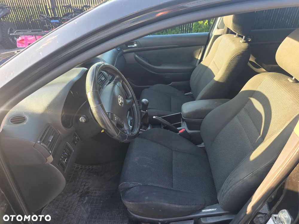 Toyota Avensis 1.8 VVT-i Combi - 8