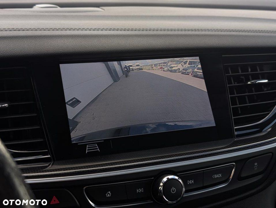 Opel Insignia - 12