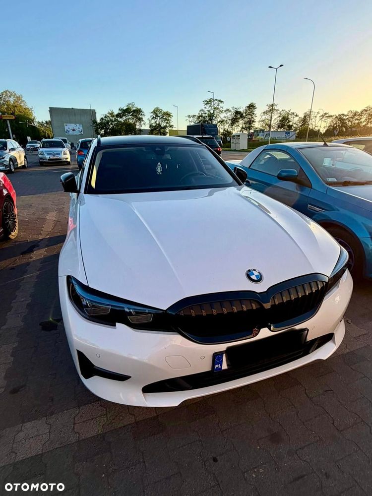 BMW Seria 3 318d M Sport Shadow - 5
