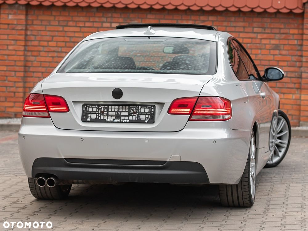 BMW Seria 3 325i xDrive M Sport Edition - 12