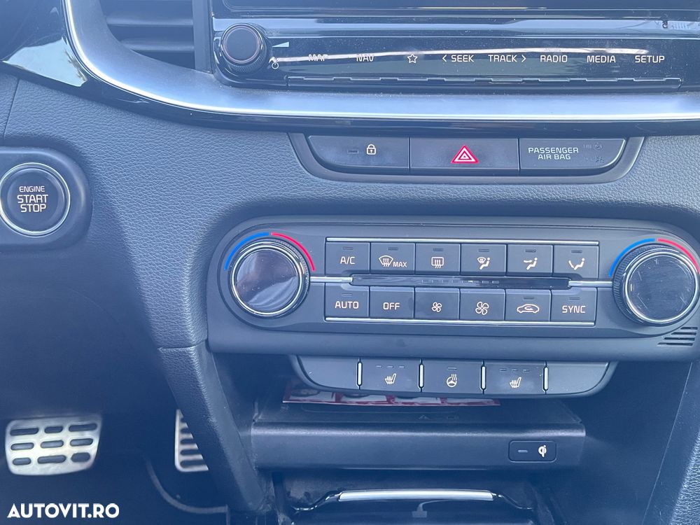Kia Ceed - 12