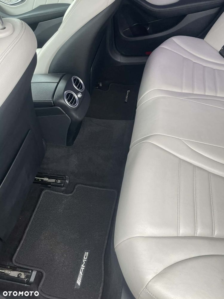 Mercedes-Benz Klasa C AMG 43 4Matic 9G-TRONIC - 13