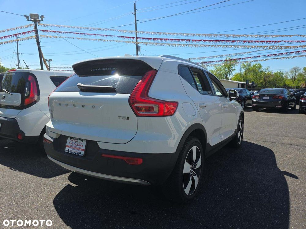 Volvo XC 40 T5 AWD Geartronic Momentum - 4