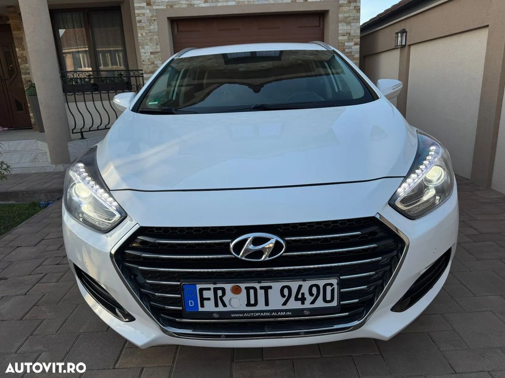 Hyundai i40 Kombi 1.7 CRDi DCT Premium - 3