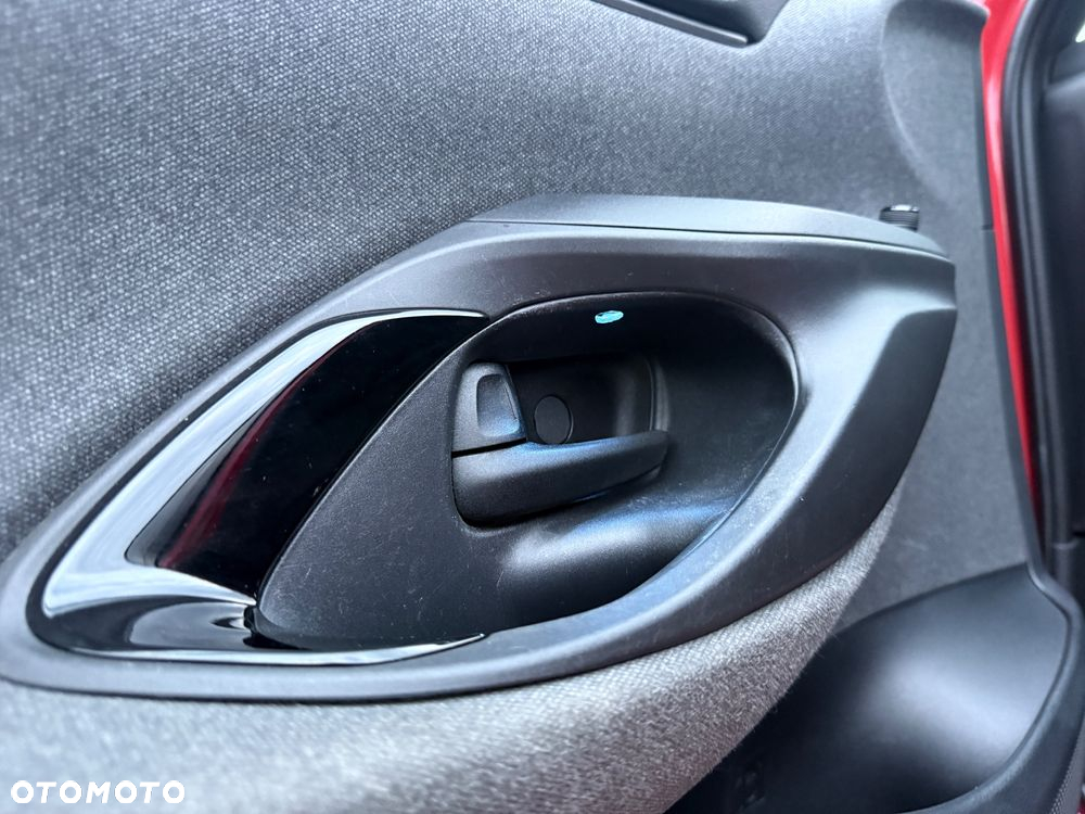 Toyota Yaris Hybrid 100 Premium - 25