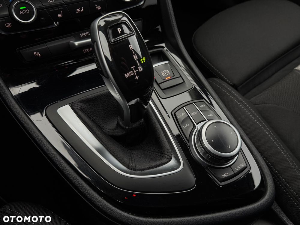 BMW Seria 2 220d xDrive Sport-Aut Advantage - 28