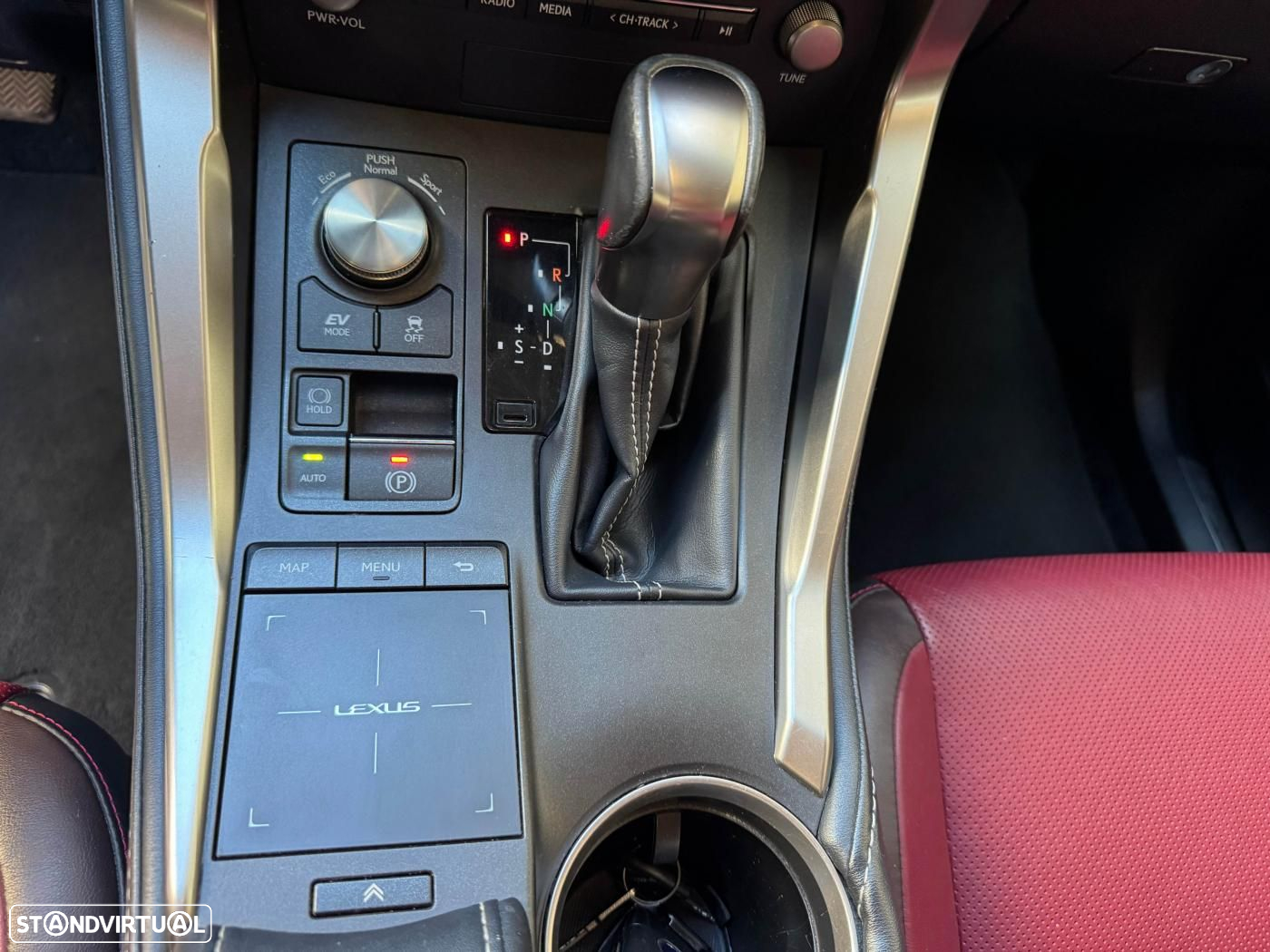 Lexus NX 300h Executive+ - 19
