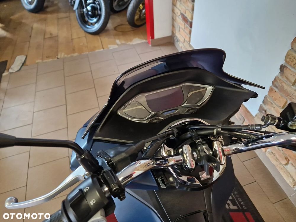 Honda PCX - 23