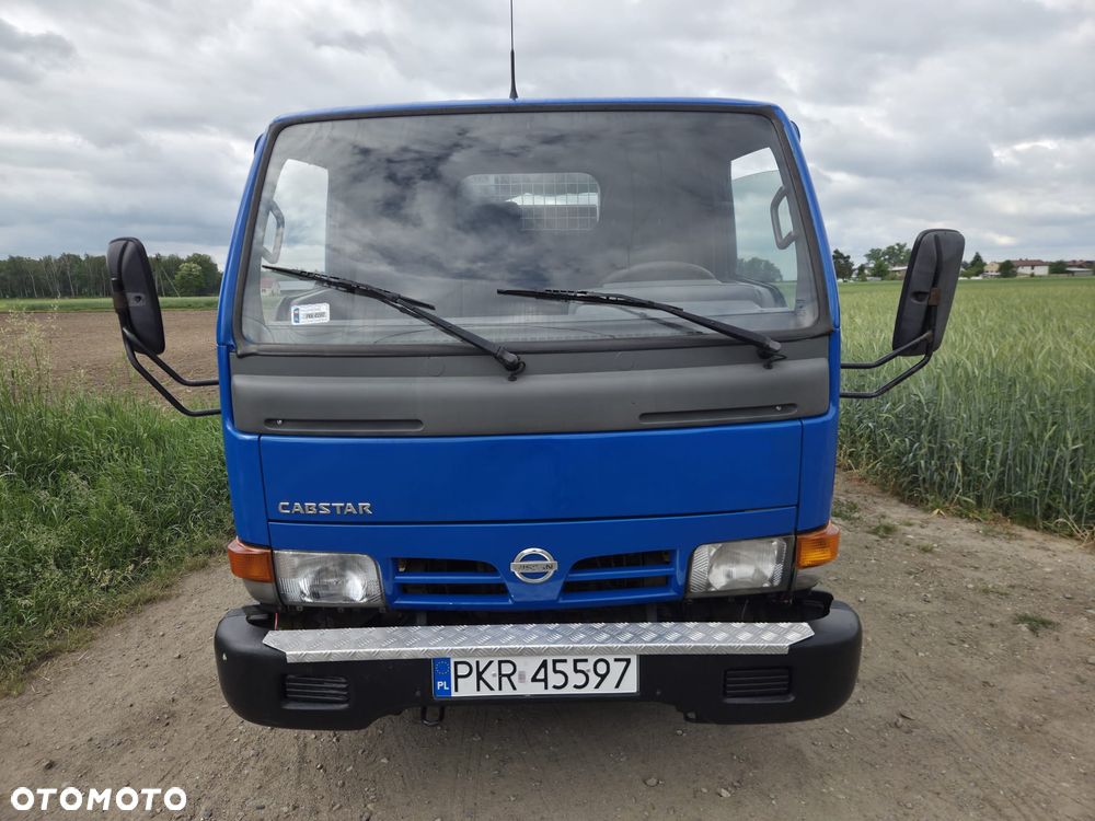 Nissan CABSTAR - 2