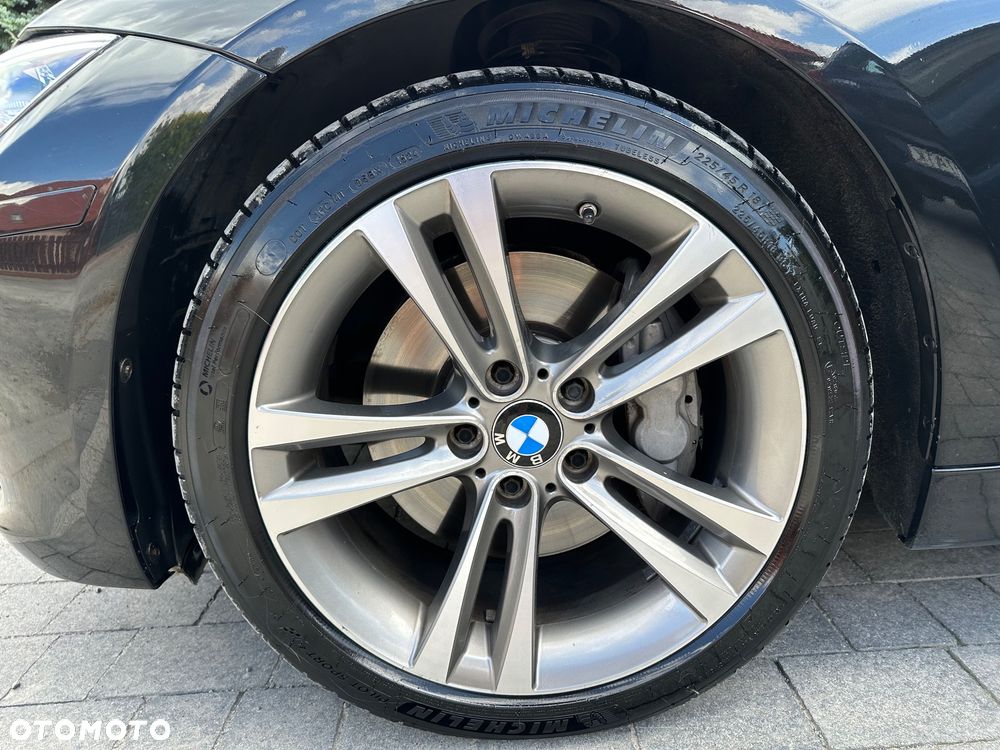 BMW Seria 3 335i xDrive Sport Line - 14