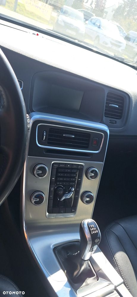 Volvo V60 T3 Drive-E Momentum - 13