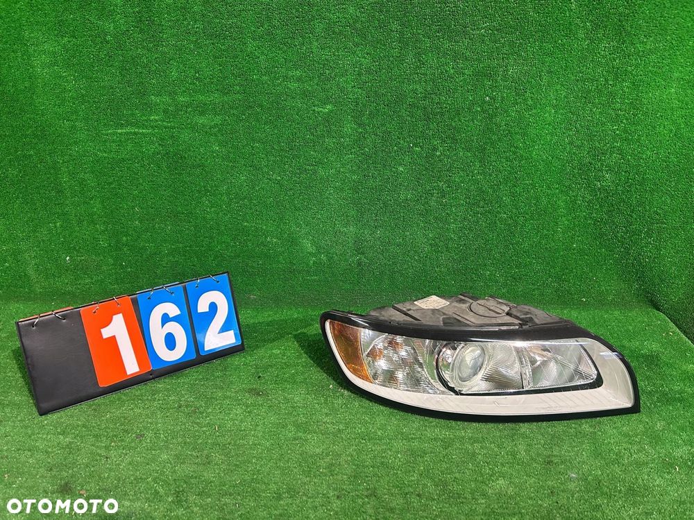 REFLEKTOR PRAWY VOLVO V50 S40 LIFT nr:162 - 1