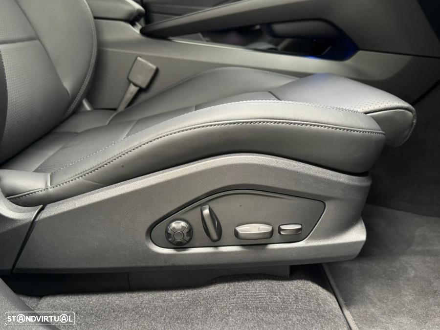 Porsche Macan Electric 4 - 48