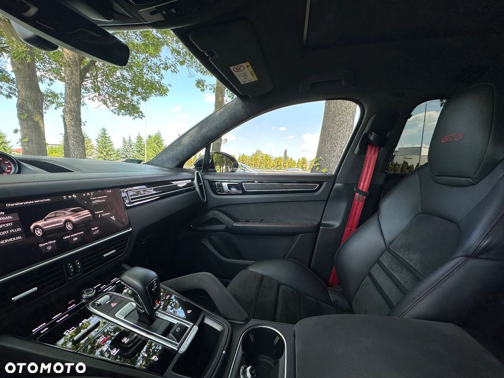 Porsche Cayenne GTS - 9