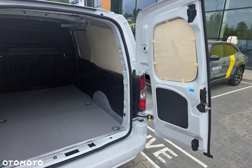 Opel Combo Van Cargo L2H1 EAT8 1.5 130KM - 13