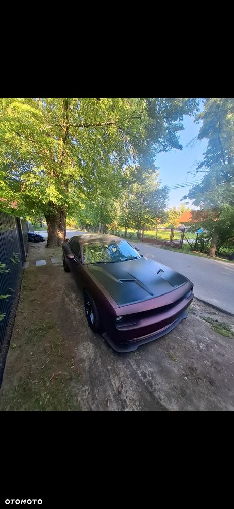 Dodge Challenger - 2