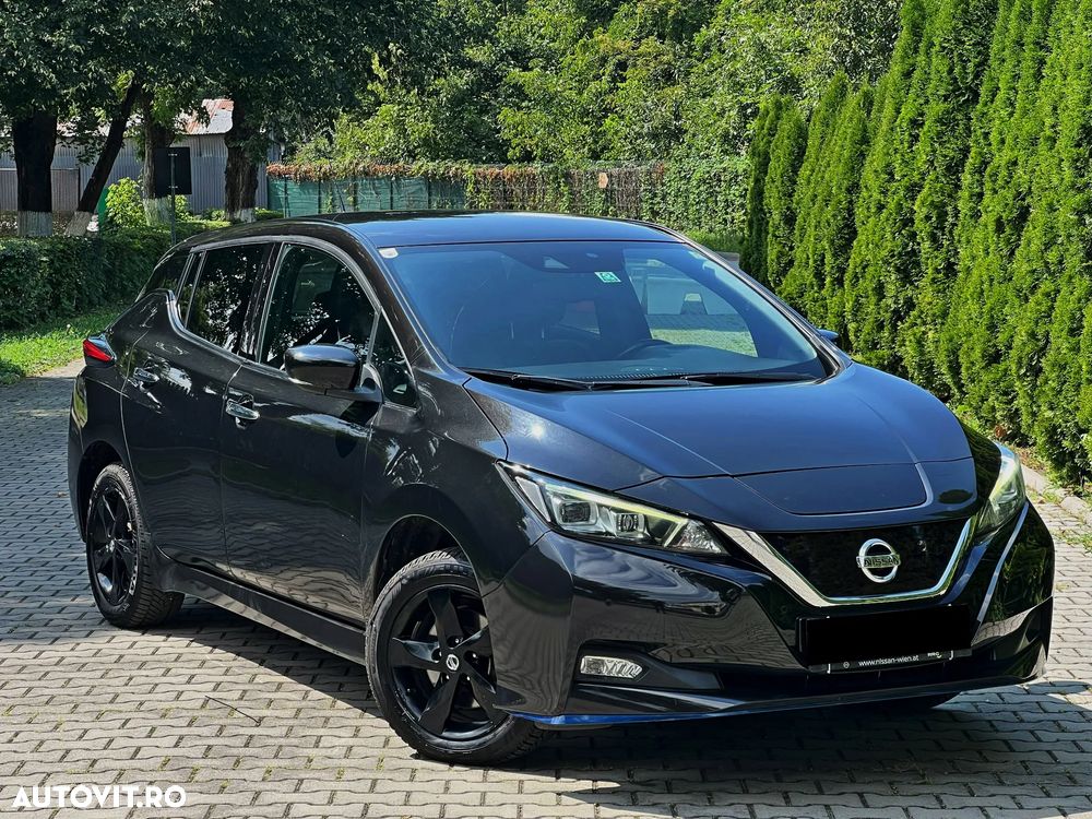 Nissan LEAF - 1