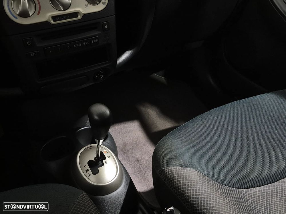 Toyota Yaris 1.0 Sol MMT AC - 10