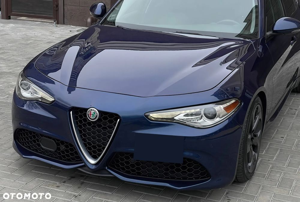 Alfa Romeo Giulia - 2