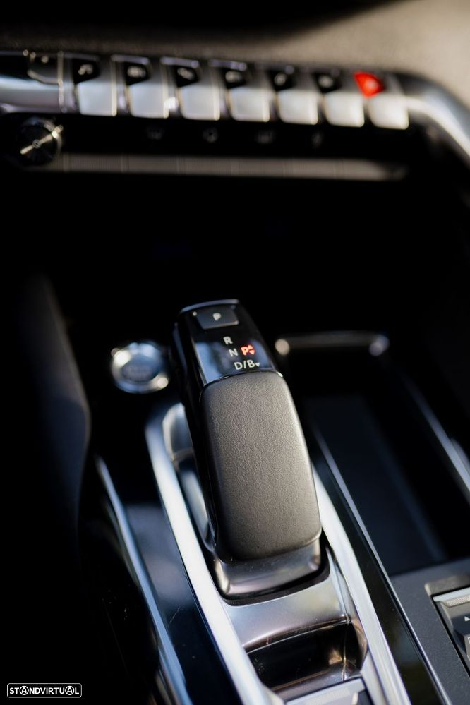 Peugeot 3008 1.6 Hybrid Allure e-EAT8 - 55