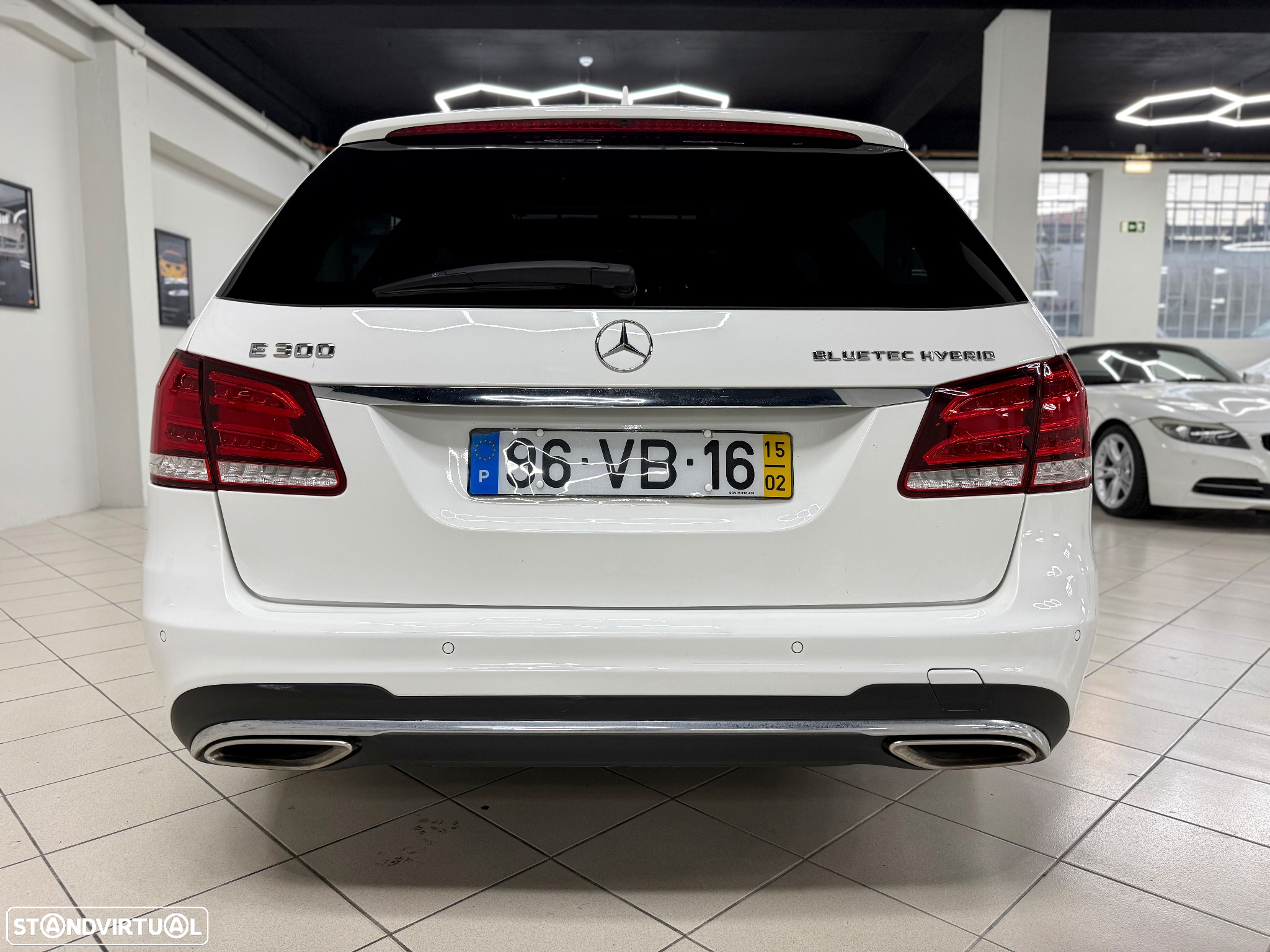 Mercedes-Benz E 300 Bluetec Hybrid Avantgarde - 16