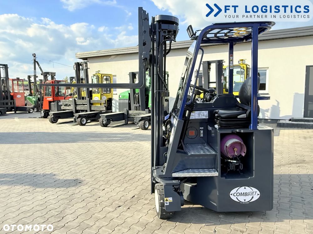 Combilift WÓZEK CZTEROKIERUNKOWY - WIELOKIERUNKOWY | COMBILIFT CB3000| GAS | TRIPLEX 5500MM | POZYCJONER WIDEŁ | PRZESUW WIDEŁ | WOLNY SKOK | NOWE OPONY | PO SERWISIE | STAN IDEALNY | Szeroka oferta wózków czterokierunkowych i bocznych, dopasowanych do różnorodnych potrzeb i zastosowań - 19