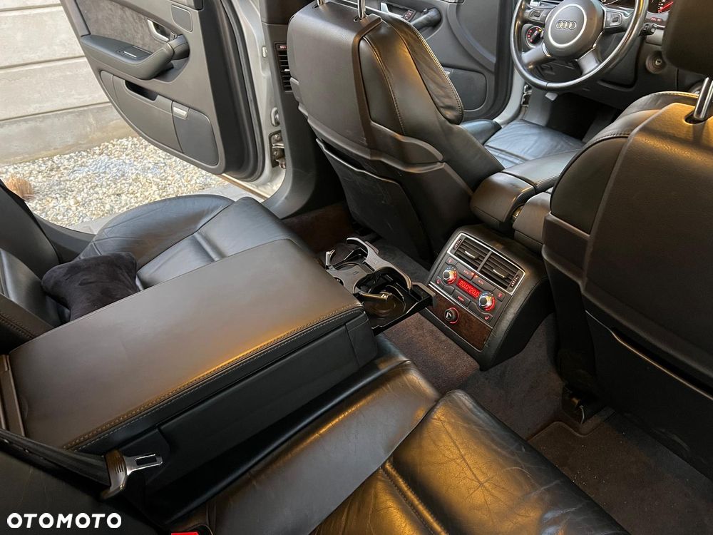 Audi A8 4.2 Quattro - 17