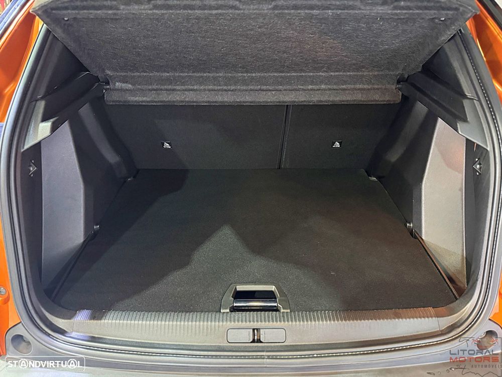 Peugeot 2008 PureTech 155 EAT8 GT Pack - 11
