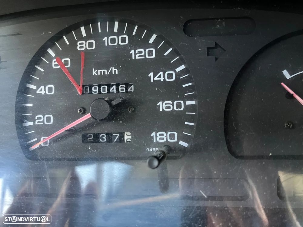 Nissan Pick Up 2.5 D King Cab - 2