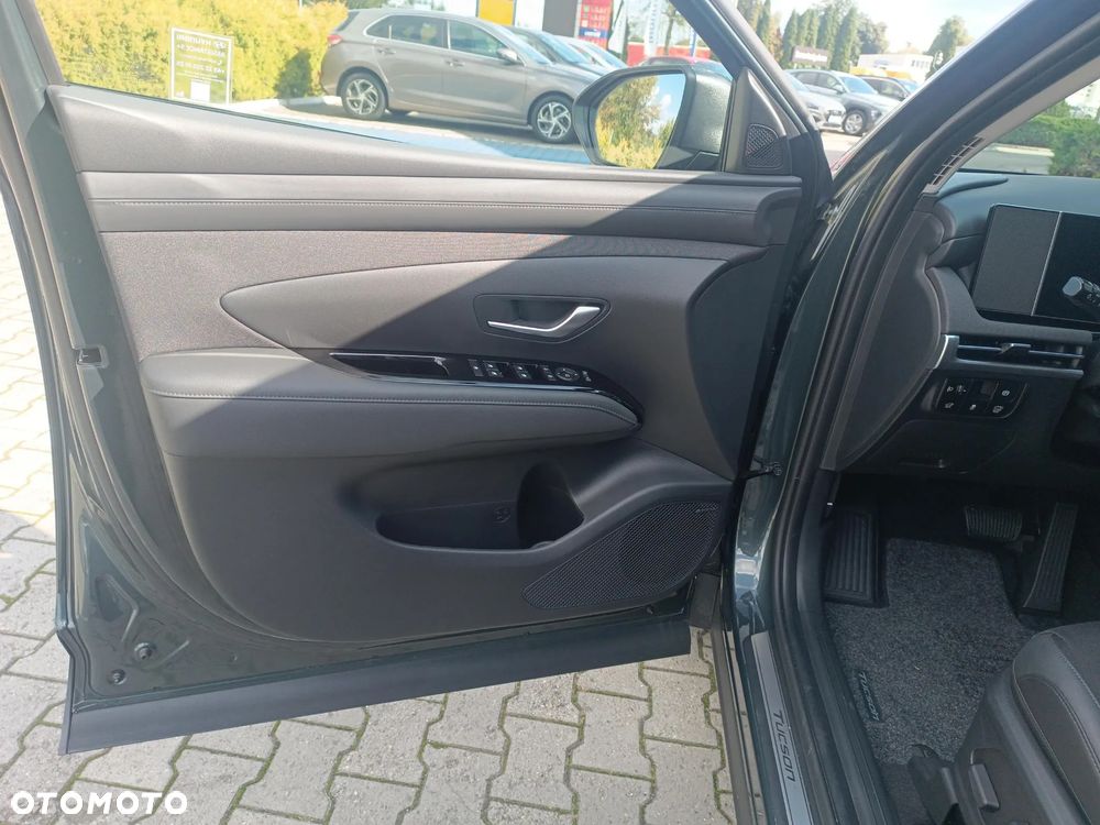 Hyundai Tucson 1.6 T-GDi HEV Executive 2WD - 11