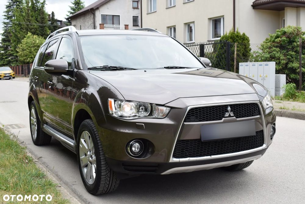 Mitsubishi Outlander 2.0 DID Intense + SE - 1