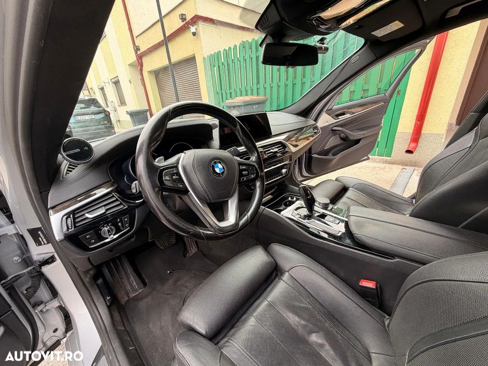 BMW Seria 5 530i xDrive AT - 10