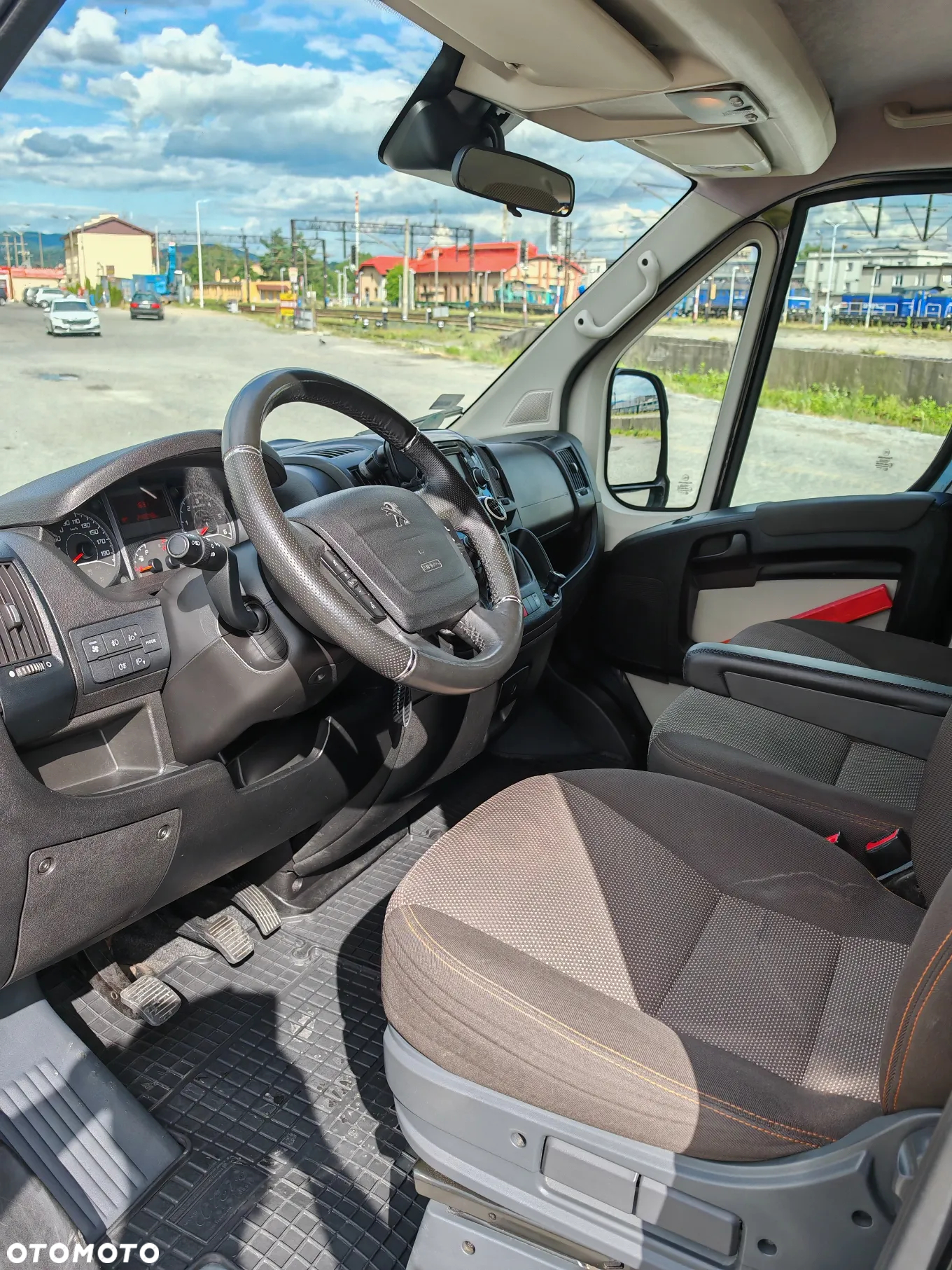 Peugeot Boxer 330 BlueHDi L1H1 - 11