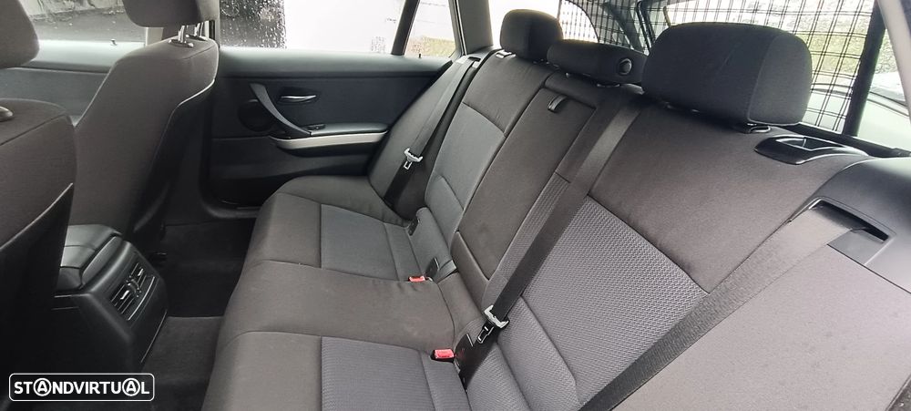 BMW 320 d Sport - 21