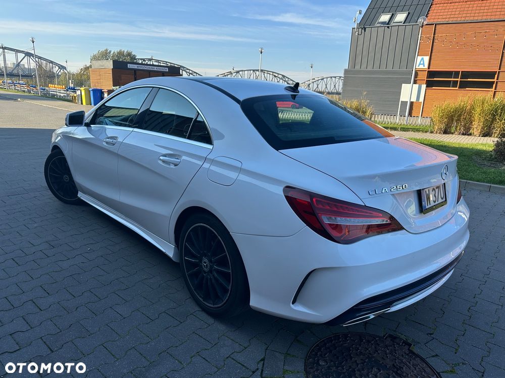 Mercedes-Benz CLA 250 4Matic 7G-DCT Sport - 14