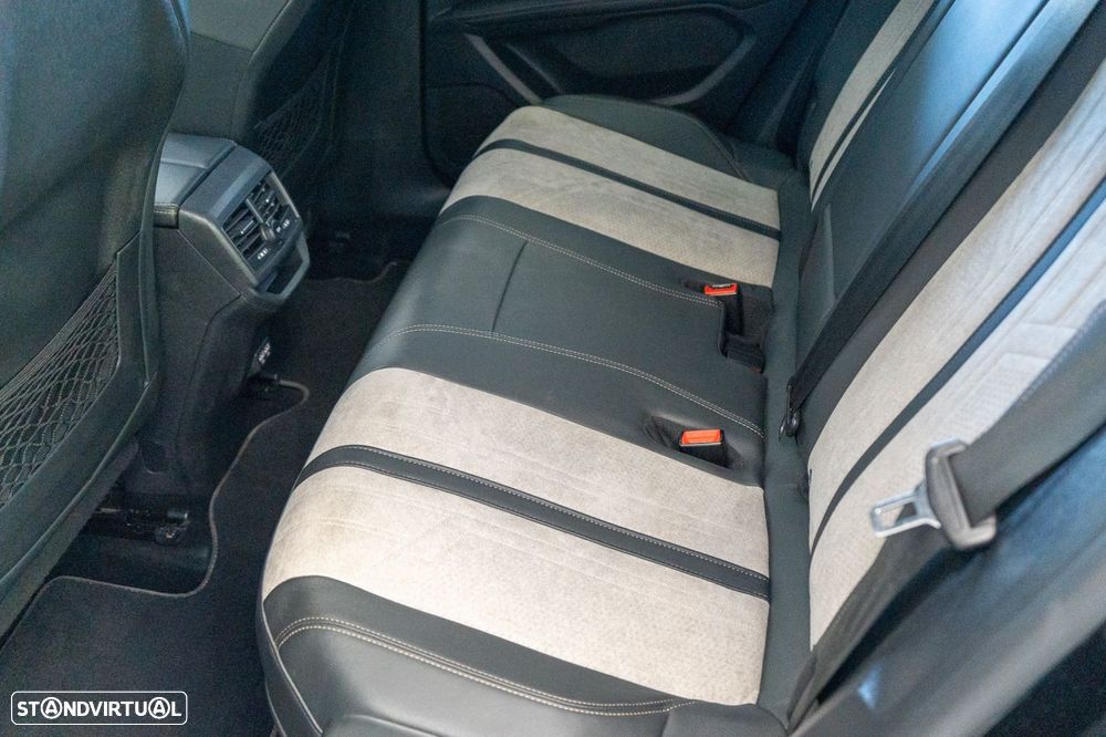 Peugeot 3008 1.6 Hybrid4 GT Line e-EAT8 - 9