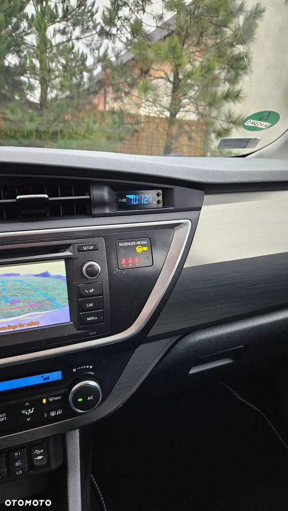 Toyota Auris 1.6 Premium Comfort - 15