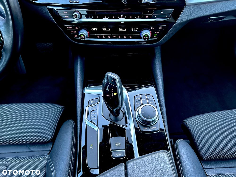 BMW Seria 5 520d Sport Line sport - 5